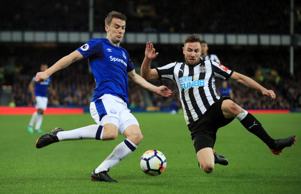 利用昂纳西 利用昂纳西